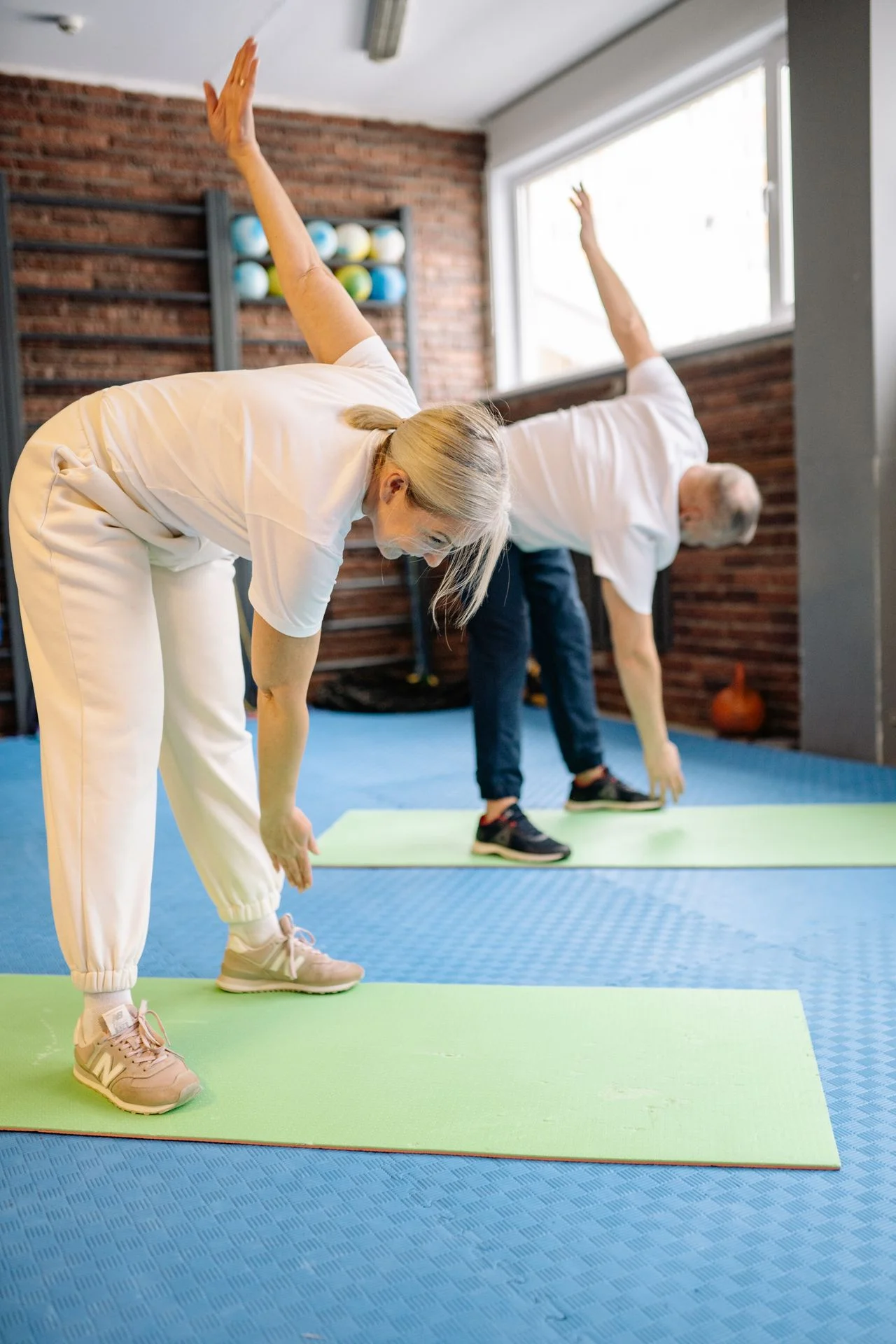 How Community Fitness Classes Fight Isolation in Assisted Living